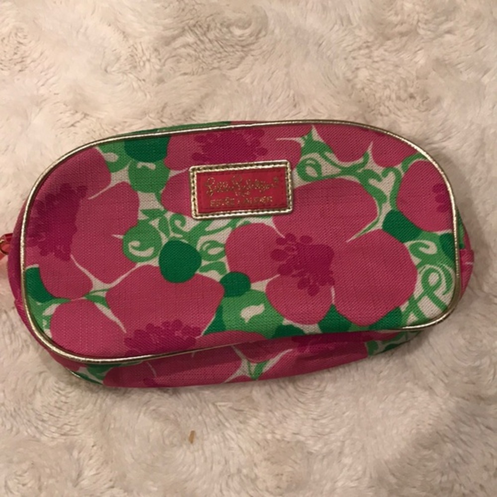 Like new Lilly Pulitzer Estée Lauder cosmetic bag
